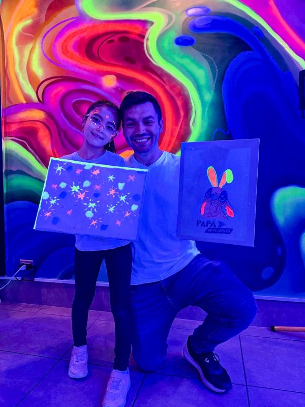 DOMINGO 1 DE JUNIO - HORARIO 11:00 a 12.30 hrs / Paint in the Dark /  ADULTOS + NIÑOS - Imagen 2