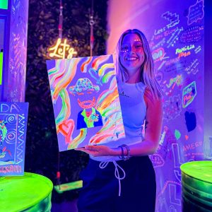 VIERNES 16 DE MAYO - HORARIO 19:30 a 21:30 hrs / Paint in the Dark + Paint Battle / Solo Adultos