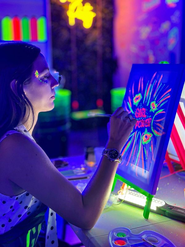 VIERNES 23 MAYO - HORARIO 19:30 a 21:30 hrs / Paint in the Dark + Paint Battle / Solo Adultos - Imagen 3