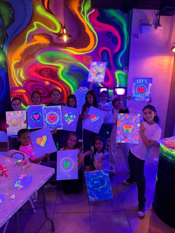 DOMINGO 1 DE JUNIO - HORARIO 11:00 a 12.30 hrs / Paint in the Dark /  ADULTOS + NIÑOS - Imagen 10